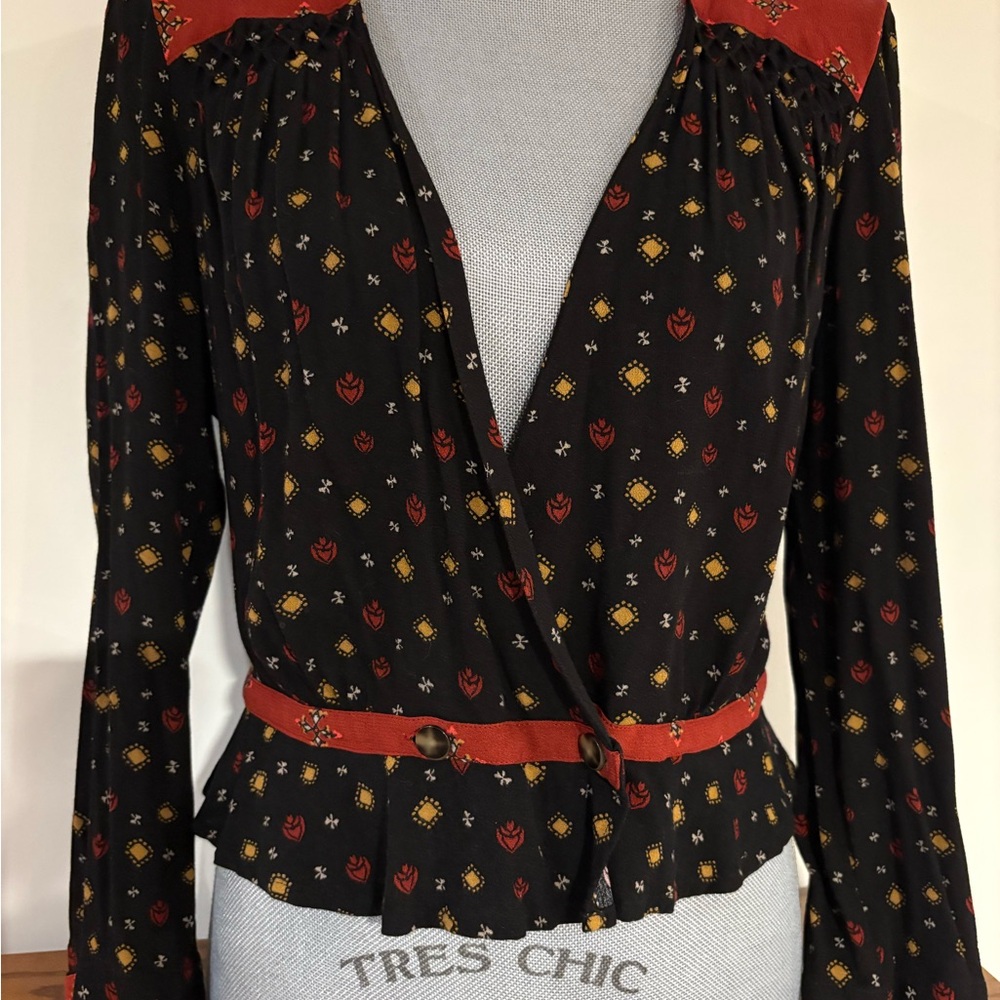 FREE PEOPLE Women’s black floral print v-neck  cross cross blouse size medium